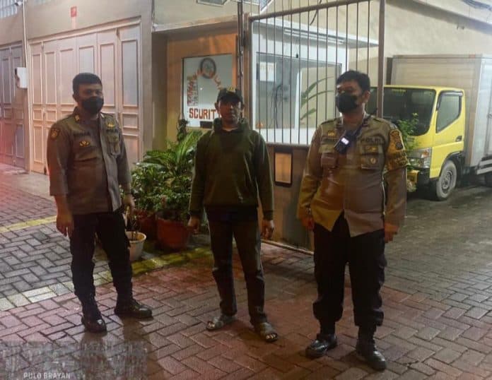 antisipasi_tawuran_polsek_medan_timur_lakukan_patroli_blue_light