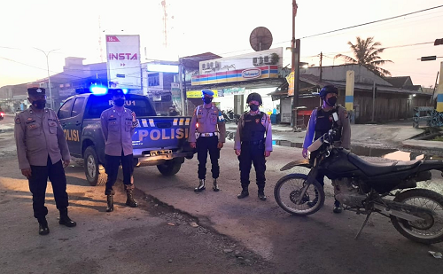 antisipasi_tawuran_remaja_polsek_labuhan_ruku_rutin_patroli_subuh
