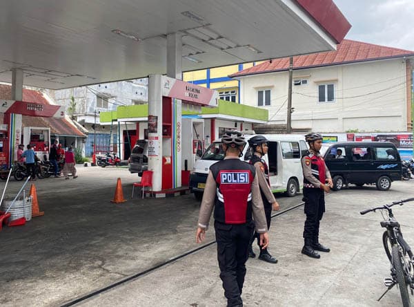 antisipasi_tindak_kriminal_di_area_publik_polres_sibolga_patroli_sepeda