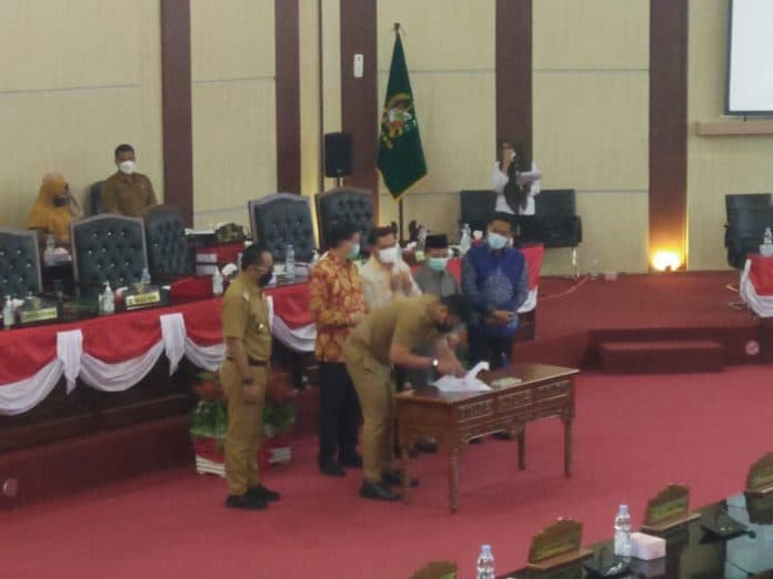 apbd_2022_di_sahkan_bobby_wujudkan_apbd_rakyat_dan_apbd_sehat