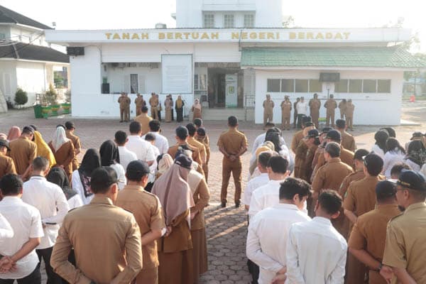 apel_perdana_pemkab_sergai_pasca_libur_idul_fitri_kehadiran_asn_98