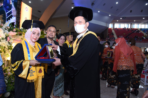 app_dan_universitas_darma_agung_medan_wisuda_1244_mahasiswa
