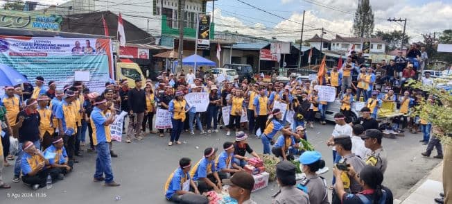 appkd_minta_kadishub_dan_dirut_pd_pasar_sidikalang_dicopot