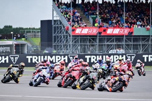 aprilia_start_terdepan_motogp_inggris_posisi_2_dan_3_milik_ducati