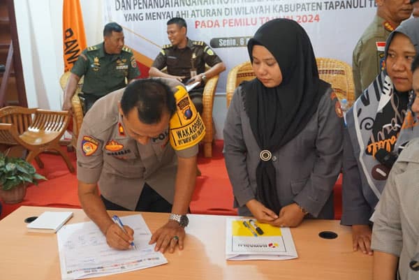 aps_dan_apk_yang_melanggar_aturan_pemilu_2024_di_tapteng_akan_ditertibkan