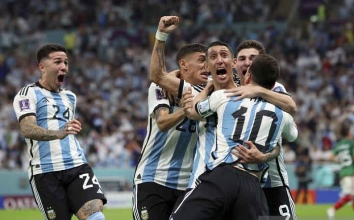 argentina_bungkam_meksiko_2_0_messi_hidupkan_asa_ke_babak_knockout