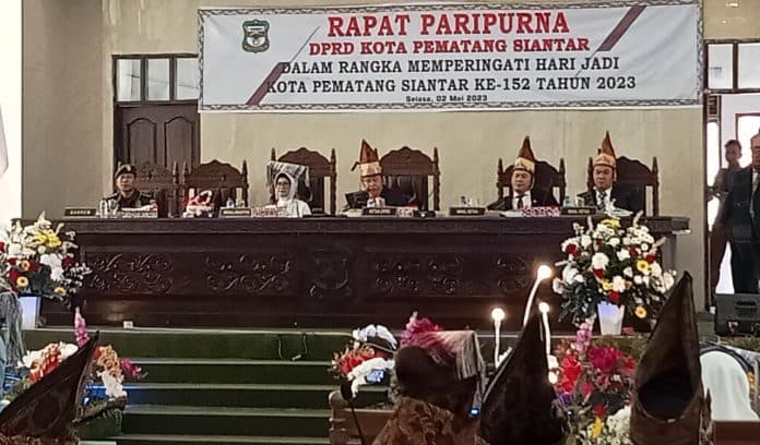 aroma_ketidakharmonisan_dprd_dan_wali_kota_menyeruak_di_paripurna_hari_jadi_siantar_ke_152