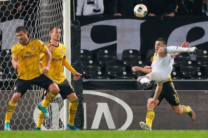 arsenal_kebobolan_menit_akhir_ditahan_imbang_vitoria_guimaraes_1_1