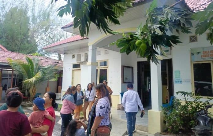 artis_facebook_simalungun_tewas_kecelakaan_penggemar_menunggu_di_ruang_jenazah