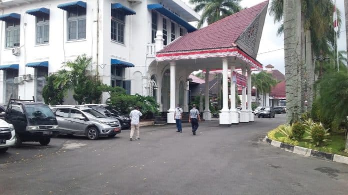 asisten_iii_pardamean_silaen_ditunjuk_jadi_plh_sekda