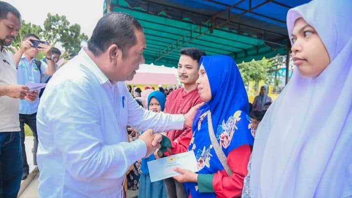 asn_padangsidimpuan_berikan_zis_wali_kota_jika_bersyukur_nikmat_akan_ditambahkan