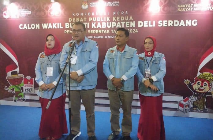asri_ludin_tambunan_lom_lom_suwondo_berkomitmen_tak_ada_lagi_jalan_rusak_dari_kota_ke_desa