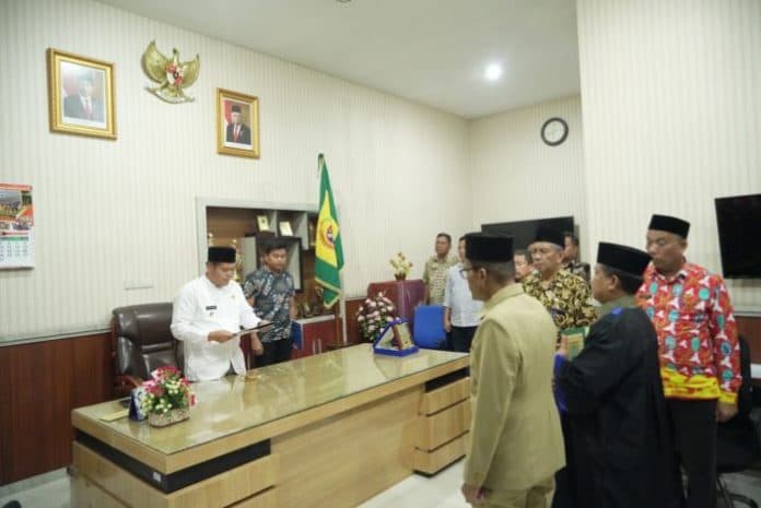 assisten_pemerintahan_dan_kesejahteraan_rakyat_labusel_dilantik
