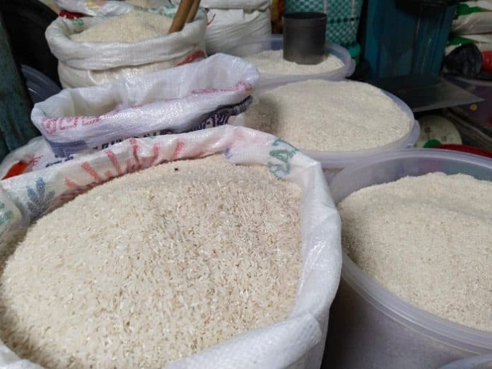 astaga_harga_beras_kembali_melonjak_pedagang_siantar_gelisah