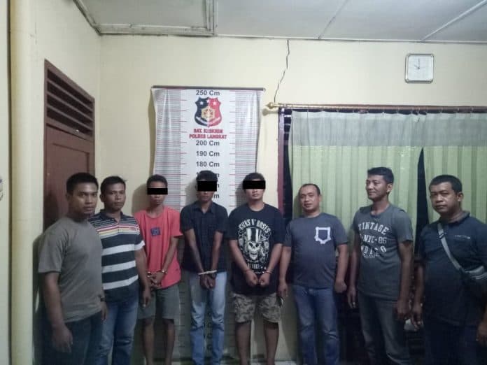 asyik_pesta_sabu_tiga_pria_dikerangkeng_polsek_padang_tualang