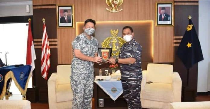 atase_laut_singapura_kunjungi_lantamal_i_belawan