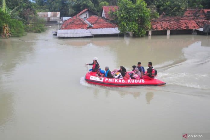 atasi_banjir_di_11_kecamatan_di_demak_presiden_tanggul_selesai