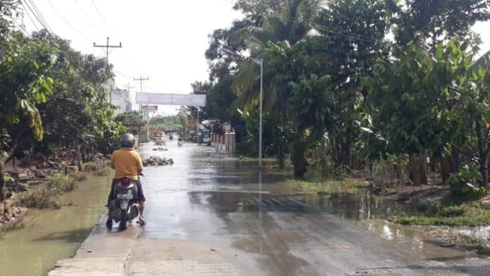 atasi_genangan_air_di_jalan_bombongan_raya_ini_upaya_bpbd_siantar