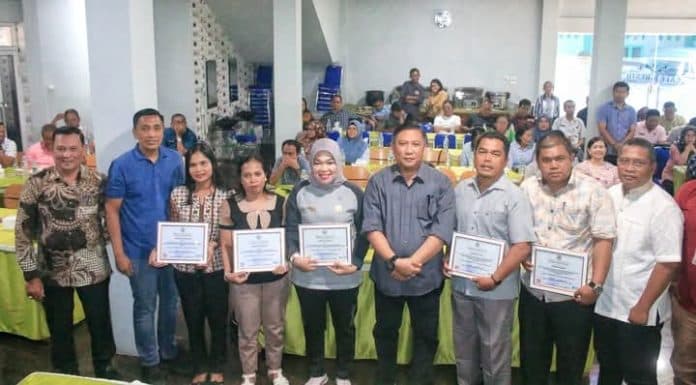 atasi_stunting_pemkab_tapteng_lakukan_rapat_evaluasi