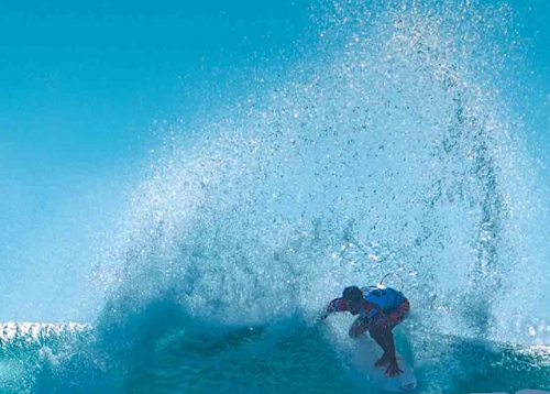 atlet_selancar_indonesia_rio_waida_lolos_wsl_championship_tour_2023