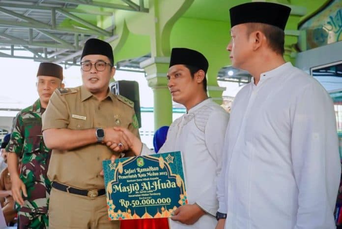 aulia_rachman_aparatur_wilayah_harus_responsif_terhadap_aduan_warga