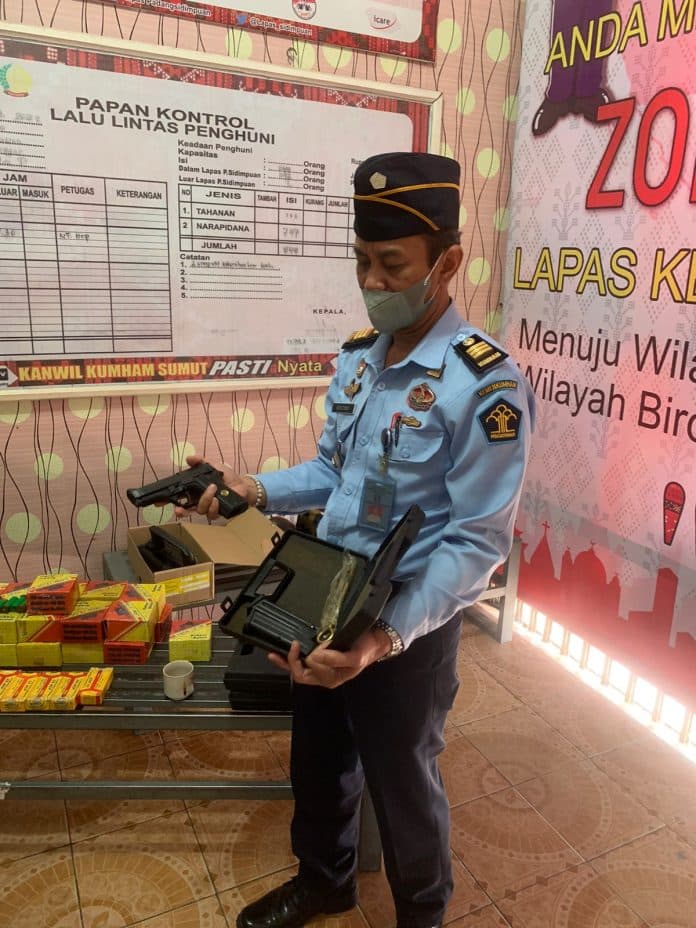 awas_cek_senpi_dan_amunisi_di_lapas_padangsidimpuan