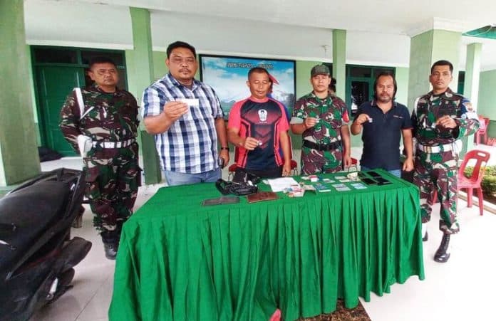 babinsa_dan_intel_kodim_0205tk_amankan_bandar_dan_pengedar_sabu_dari_berastagi