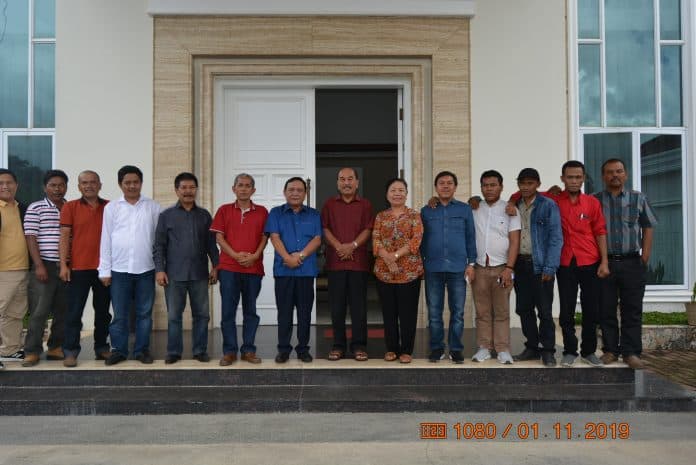 baginda_polin_silaturahmi_ke_kediaman_maddin_sihombing