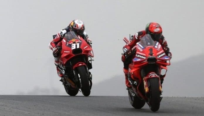 bagnaia_emosi_pasca_tubrukan_dengan_marquez_di_motogp_portugal