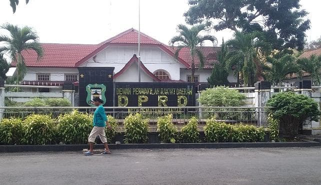 bahas_lkpj_wali_kota_siantar_tahun_2020_dprd_bentuk_tim_pansus