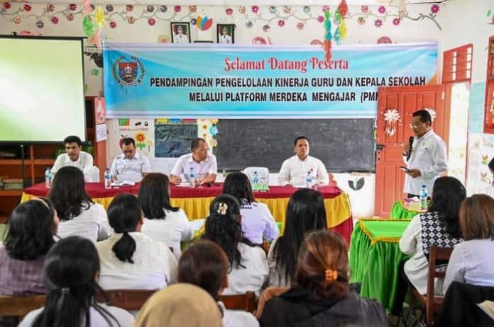 bahas_pola_mendidik_bupati_humbahas_minta_guru_pahami_spikologi_murid