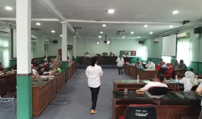 bahas_rpapbd_2022_banggar_dprd_dan_tapd_pemko_siantar_gelar_rapat_tertutup