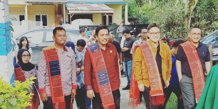 bakti_sosial_lps_pemkab_simalungun_amran_sinaga_jaga_kebersihan_kawasan_danau_toba