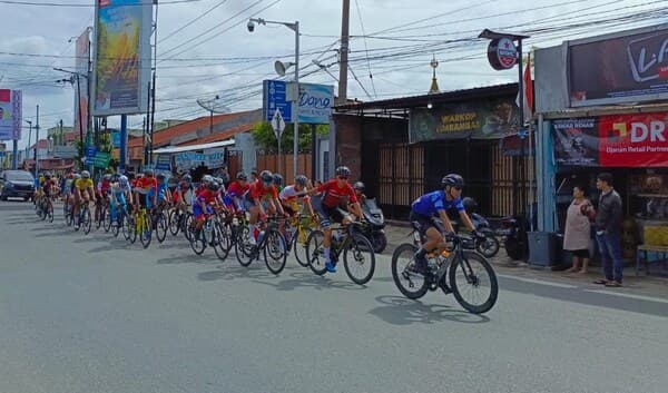balap_sepeda_irr_pon_xxi_m_reza_maulana_sumbang_emas_untuk_sumut