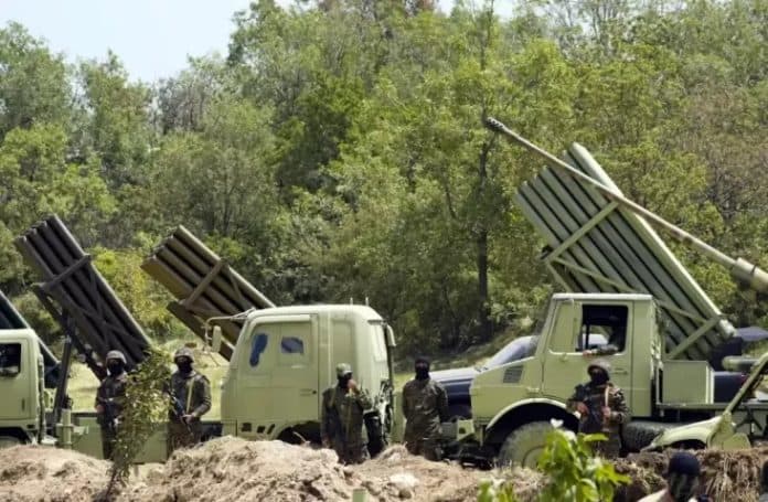 balas_serangan_israel_hizbullah_kembali_tembakkan_100_roket