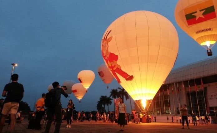 balon_udara_sea_games_jadi_daya_tarik_spot_foto