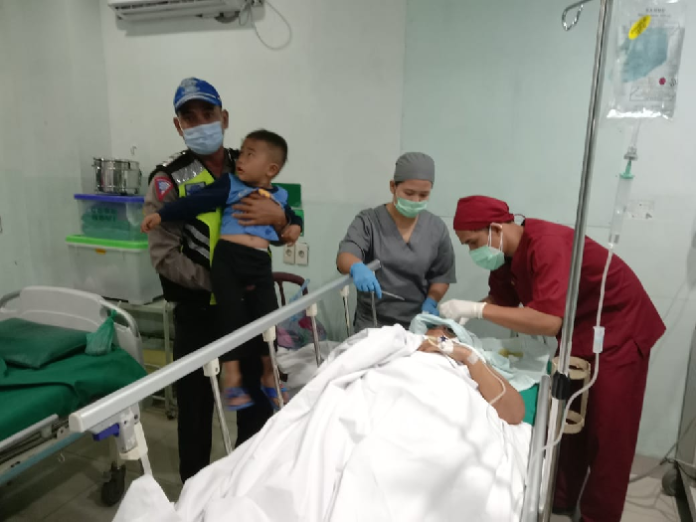 ban_selip_pajero_sport_masuk_parit_di_simalungun