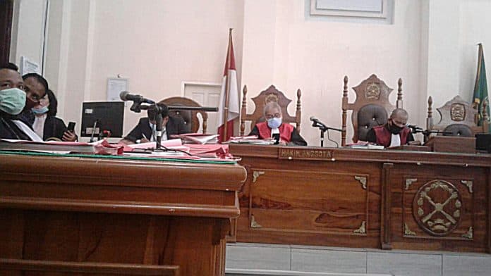 bandar_dan_pengedar_25_butir_pil_ekstasi_dihukum_23_tahun_penjara_plus_denda_rp30_miliar