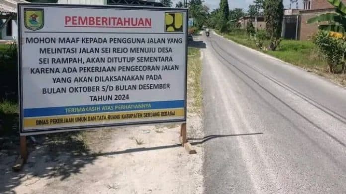 bangun_jalan_rabat_beton_berbiaya_rp49_miliar_jalan_ke_sei_rampah_sergai_ditutup_sementara
