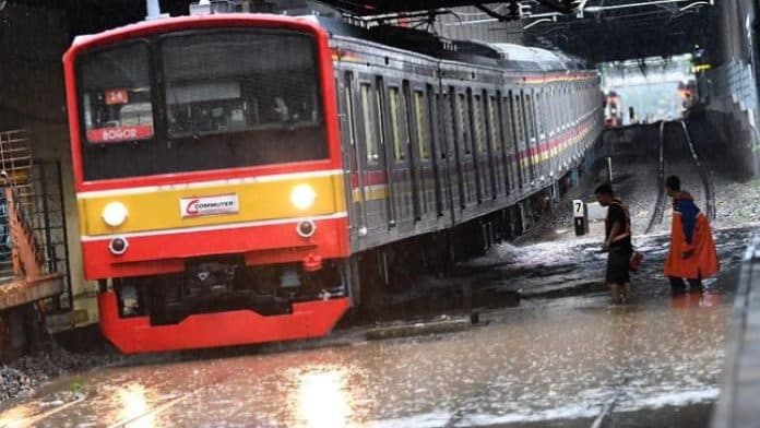 banjir_11_krl_rute_jakarta_kota_tanjung_priok_terganggu