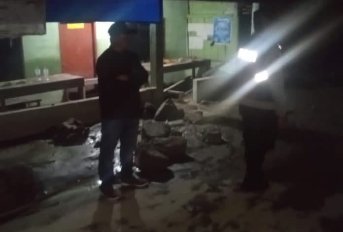 banjir_bandang_sapu_dusun_2_binanga_bolon_28_kk_mengungsi