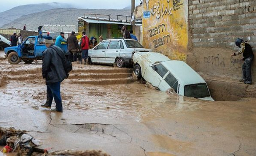 banjir_bandang_terjang_iran_24_tewas_dan_19_hilang