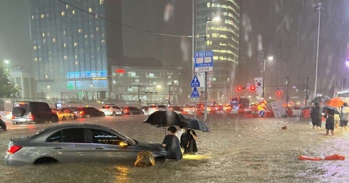 banjir_bandang_terjang_seoul_7_orang_meninggal_dan_6_orang_hilang