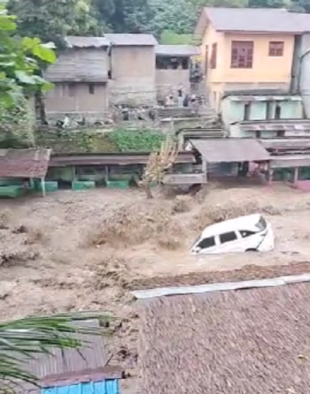 banjir_bandang_terjang_sungai_sembahe_bpbd_hujan_turun_sejak_pagi