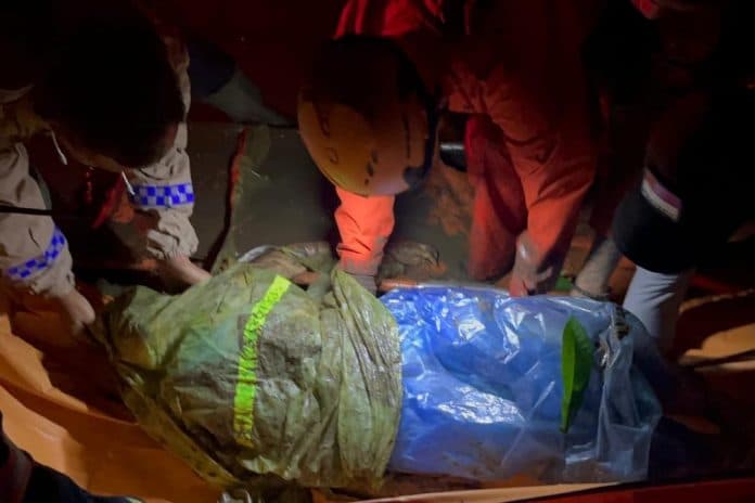 banjir_di_agam_sumbar_sebabkan_15_orang_meninggal