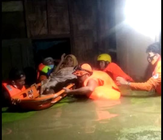 banjir_di_tambun_nabolon_disedot_warga_kita_minta_bukan_hanya_menyedot