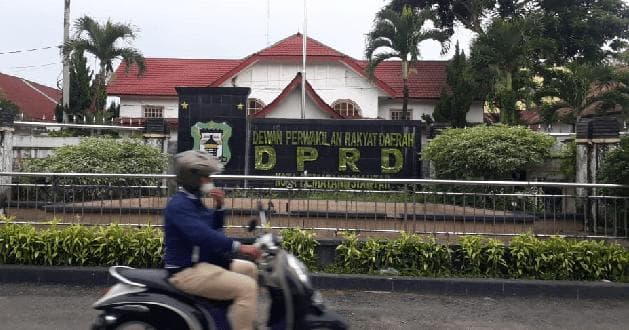 banmus_dprd_siantar_jadwalkan_pembahasan_lkpj_wali_kota