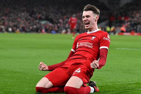 bantai_chelsea_4_1_liverpool_perkasa_di_puncak_klasemen
