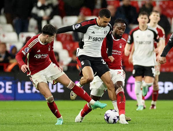 bantai_fulham_3_1_nottingham_forest_menjauh_dari_zona_degradasi