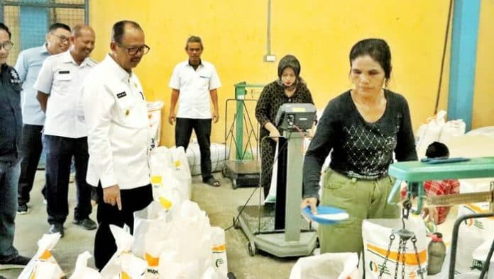 bantuan_pangan_tahap_dua_disalurkan_wakil_bupati_bukan_untuk_diperjualbelikan